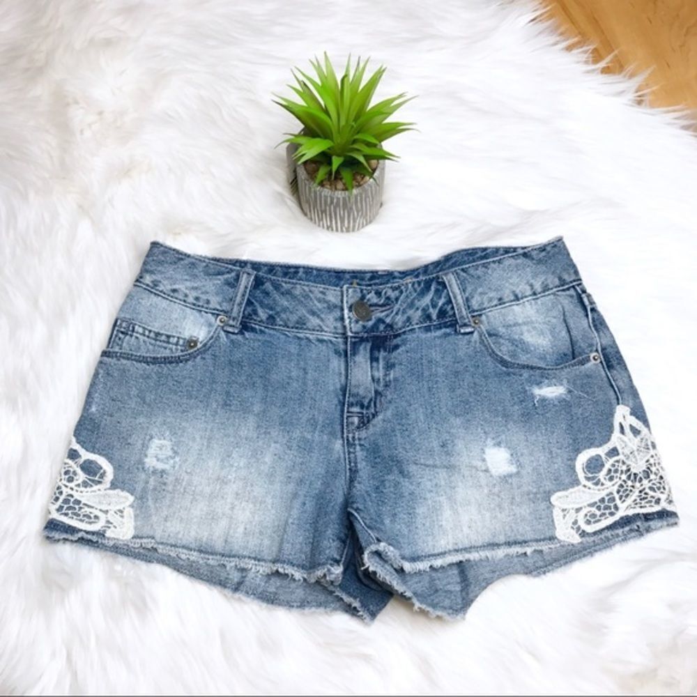 american Rag Motif Cutoff Raw Hem Jean Shorts - Picture 1 of 6